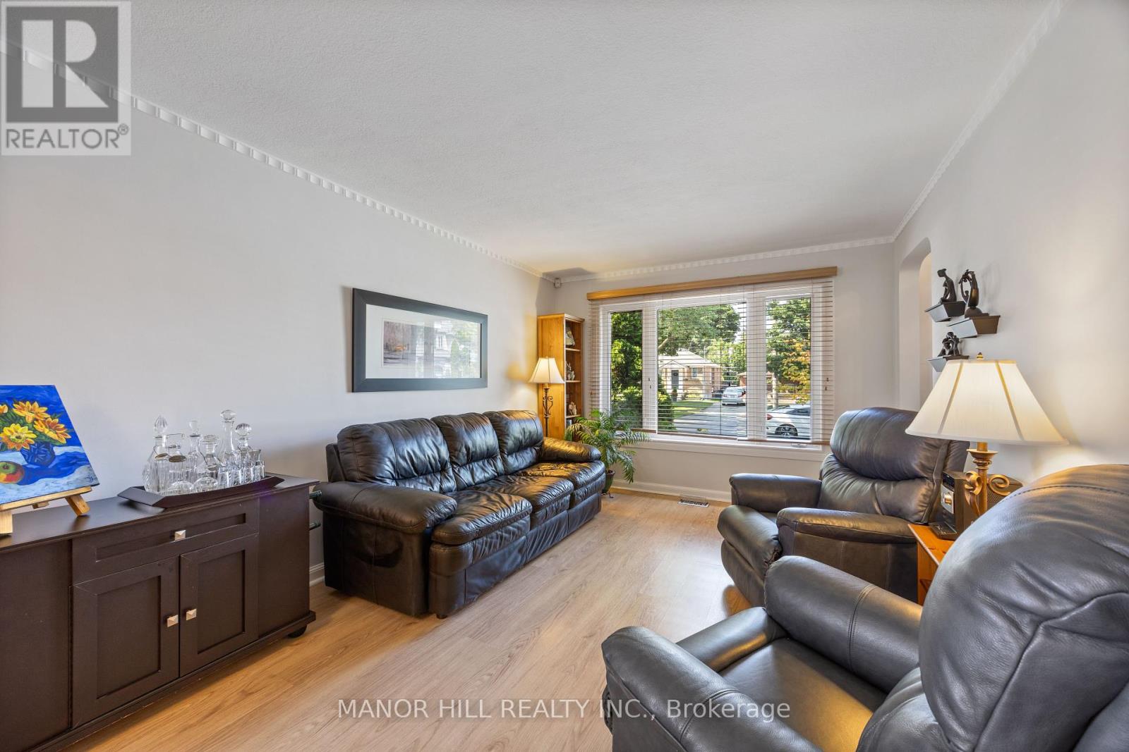 31 Chartwell Road, Toronto, Ontario  M8Z 4E9 - Photo 6 - W9272259