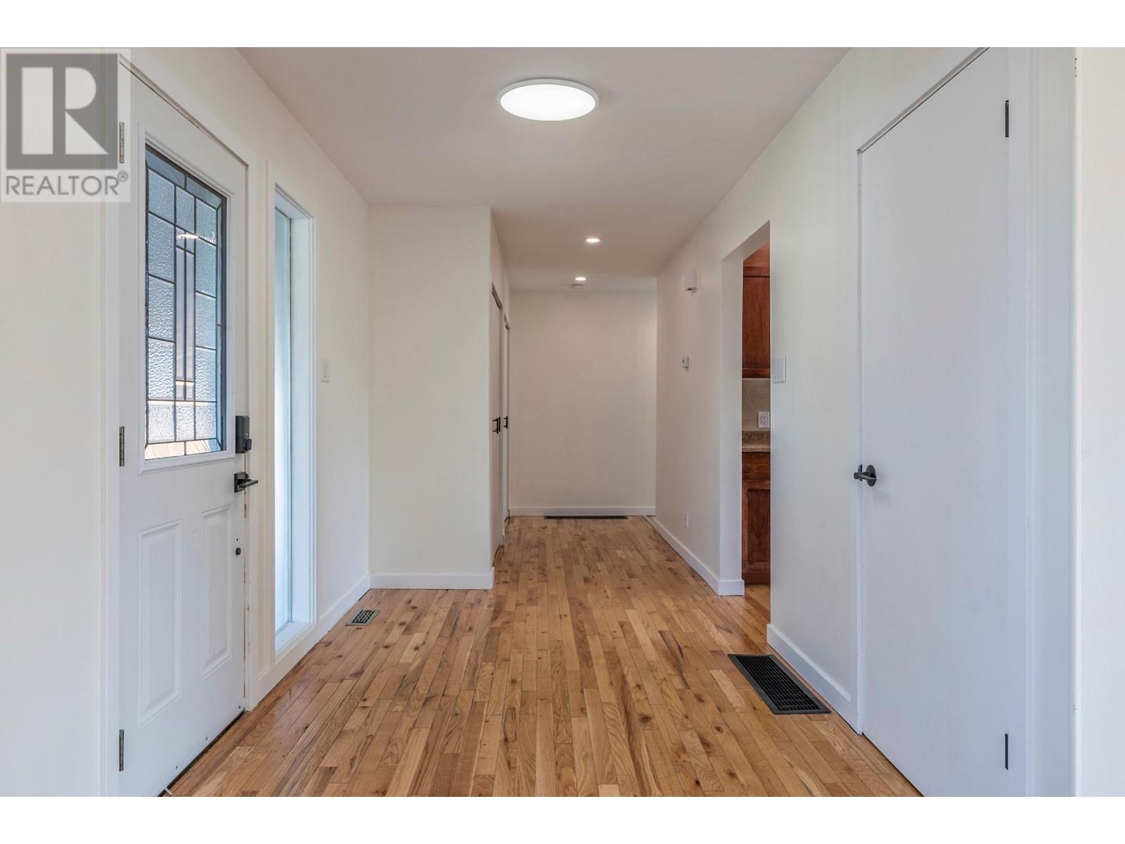 423 Pine Street, Chase, British Columbia  V0E 1M0 - Photo 14 - 180599