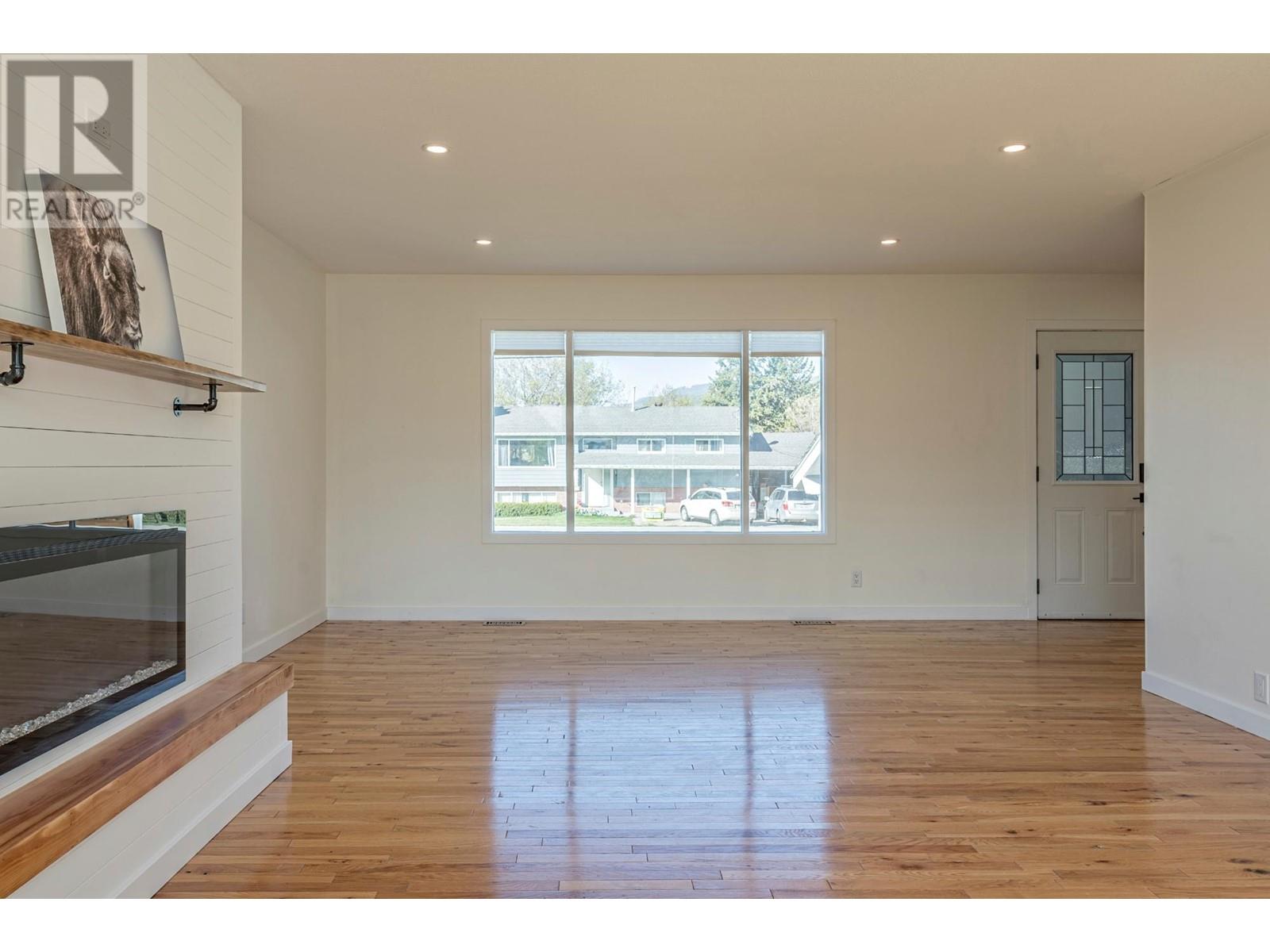 423 Pine Street, Chase, British Columbia  V0E 1M0 - Photo 9 - 180599