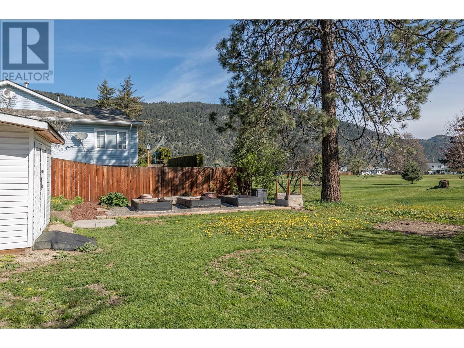 423 Pine Street, Chase, British Columbia  V0E 1M0 - Photo 45 - 180599