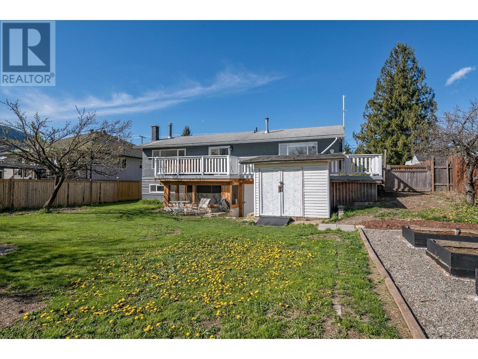 423 Pine Street, Chase, British Columbia  V0E 1M0 - Photo 2 - 180599