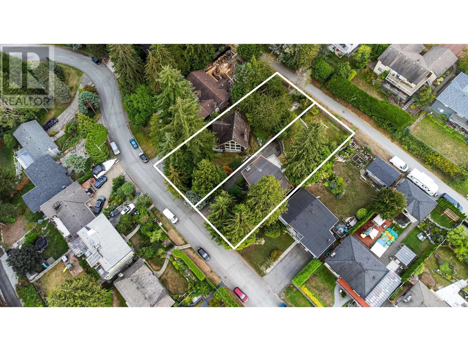 3337 Viewmount Drive, Port Moody, British Columbia  V3H 2L8 - Photo 2 - R2918890