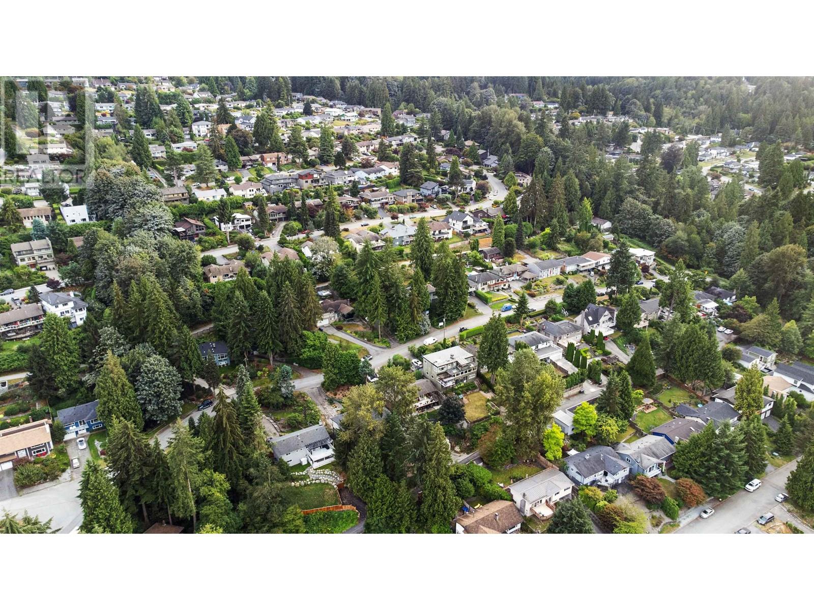 3337 Viewmount Drive, Port Moody, British Columbia  V3H 2L8 - Photo 4 - R2918890