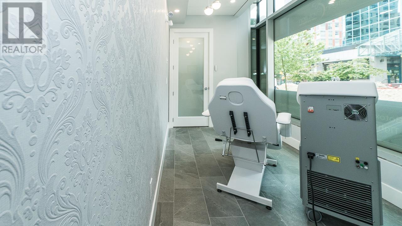 Listing Picture 10 of 27 : 835 DRAKE STREET, Vancouver / 溫哥華 - 魯藝地產 Yvonne Lu Group - MLS Medallion Club Member