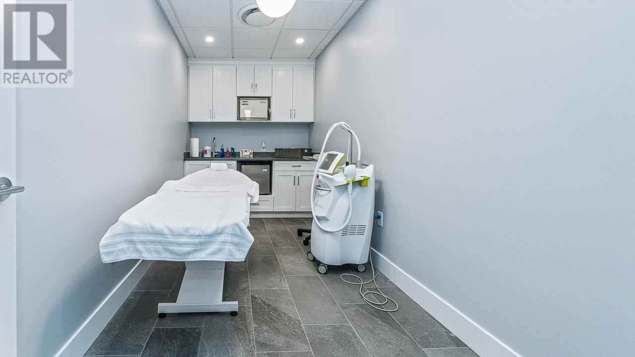 Listing Picture 11 of 27 : 835 DRAKE STREET, Vancouver / 溫哥華 - 魯藝地產 Yvonne Lu Group - MLS Medallion Club Member