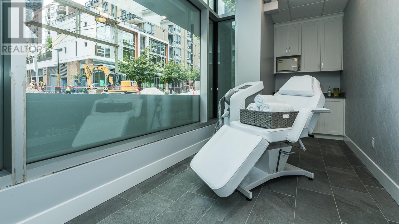 Listing Picture 15 of 27 : 835 DRAKE STREET, Vancouver / 溫哥華 - 魯藝地產 Yvonne Lu Group - MLS Medallion Club Member