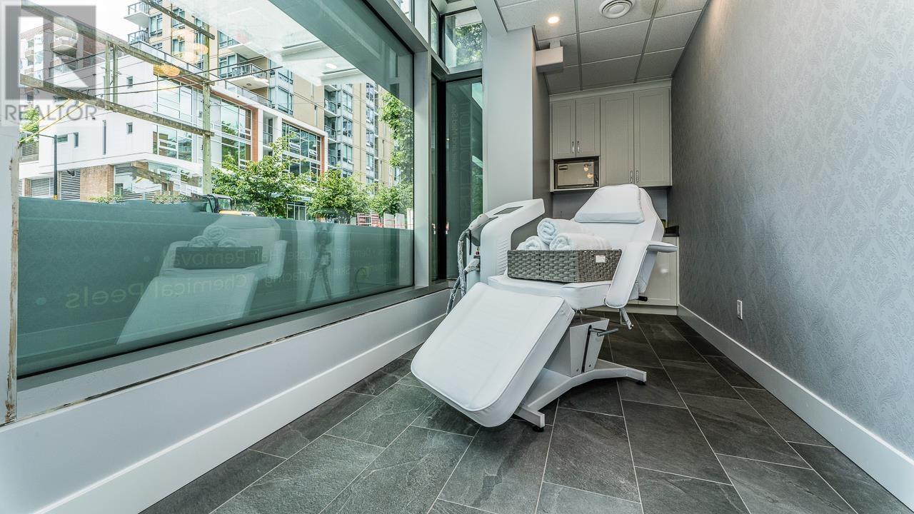 Listing Picture 16 of 27 : 835 DRAKE STREET, Vancouver / 溫哥華 - 魯藝地產 Yvonne Lu Group - MLS Medallion Club Member