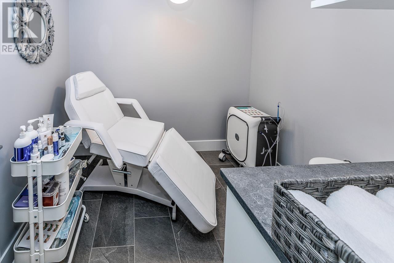 Listing Picture 19 of 27 : 835 DRAKE STREET, Vancouver / 溫哥華 - 魯藝地產 Yvonne Lu Group - MLS Medallion Club Member