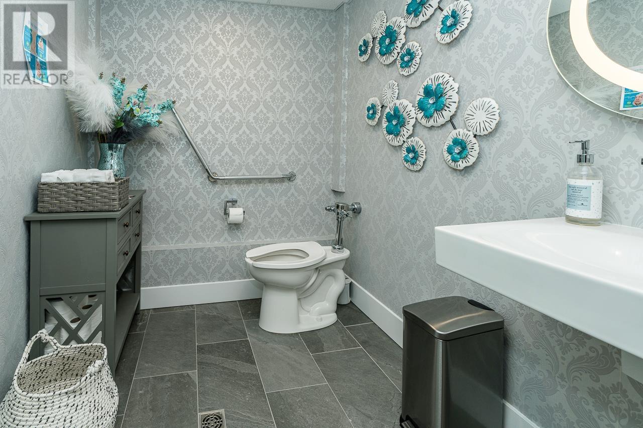 Listing Picture 21 of 27 : 835 DRAKE STREET, Vancouver / 溫哥華 - 魯藝地產 Yvonne Lu Group - MLS Medallion Club Member