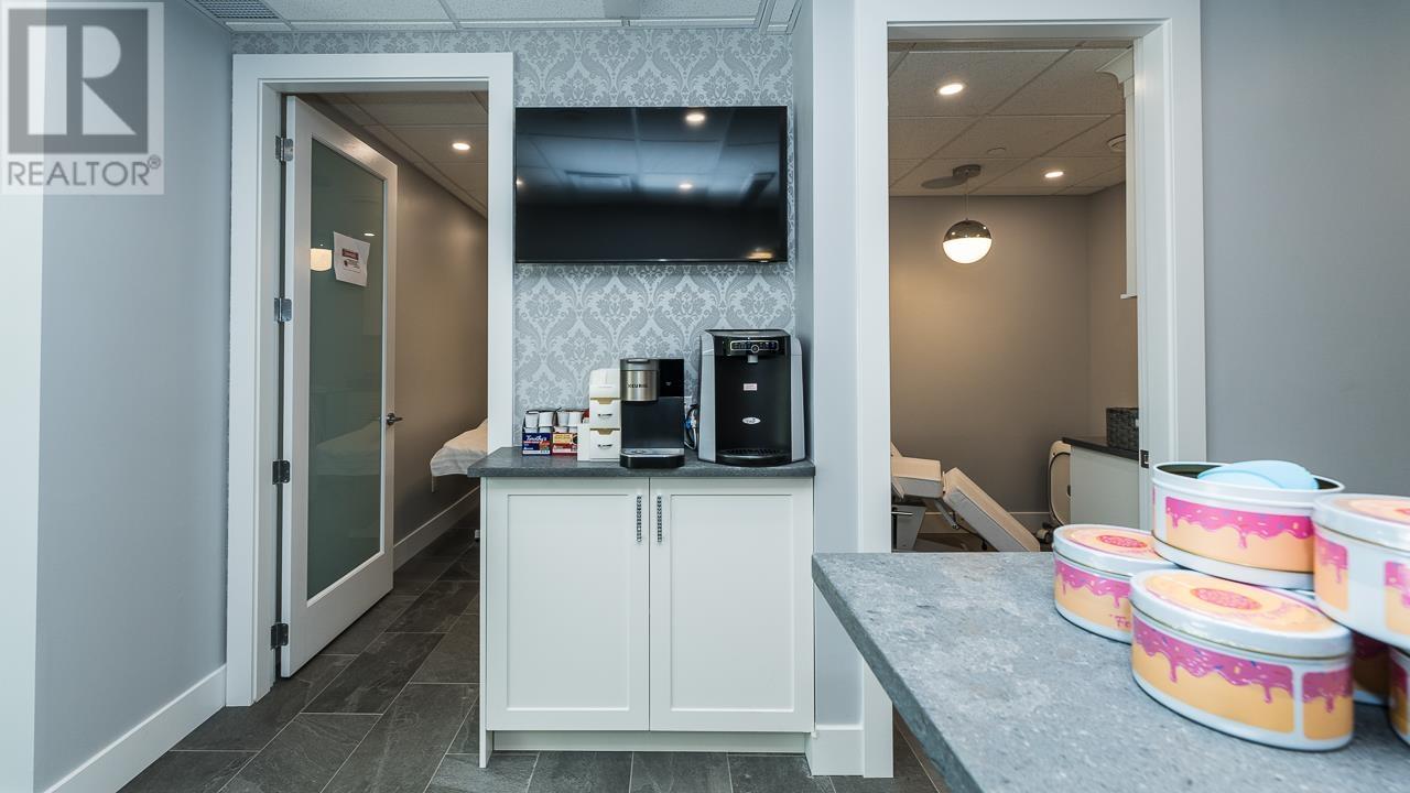 Listing Picture 26 of 27 : 835 DRAKE STREET, Vancouver / 溫哥華 - 魯藝地產 Yvonne Lu Group - MLS Medallion Club Member