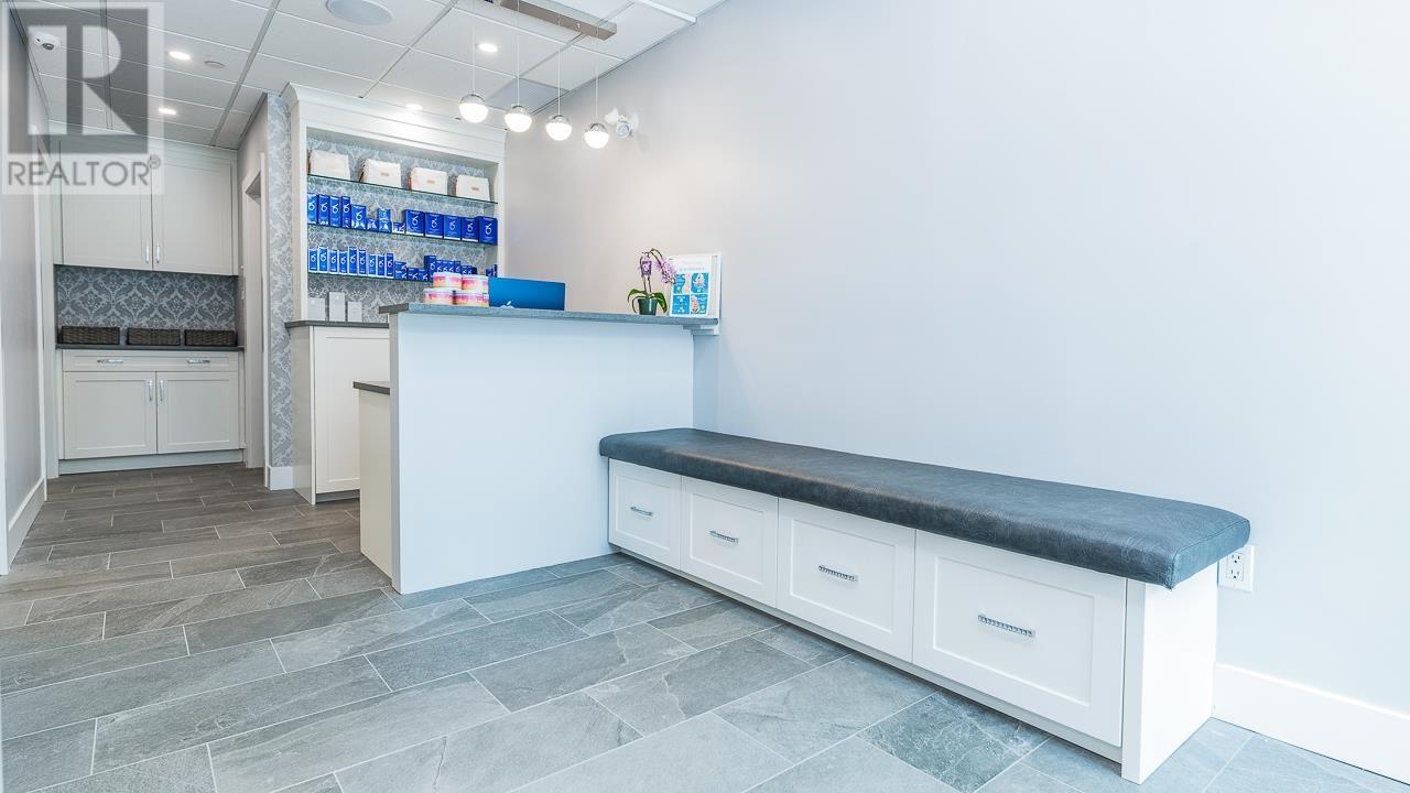 Listing Picture 4 of 27 : 835 DRAKE STREET, Vancouver / 溫哥華 - 魯藝地產 Yvonne Lu Group - MLS Medallion Club Member