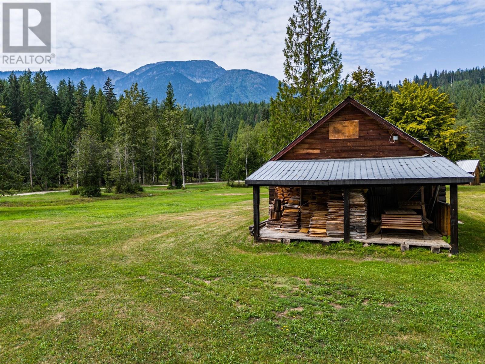 1750 Highway 23 South Highway S, Revelstoke, British Columbia  V0E 2S0 - Photo 18 - 10322480