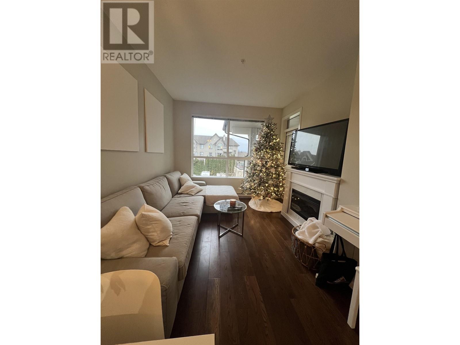 301 12409 Harris Road, Pitt Meadows, British Columbia  V3Y 0E7 - Photo 1 - R2917754