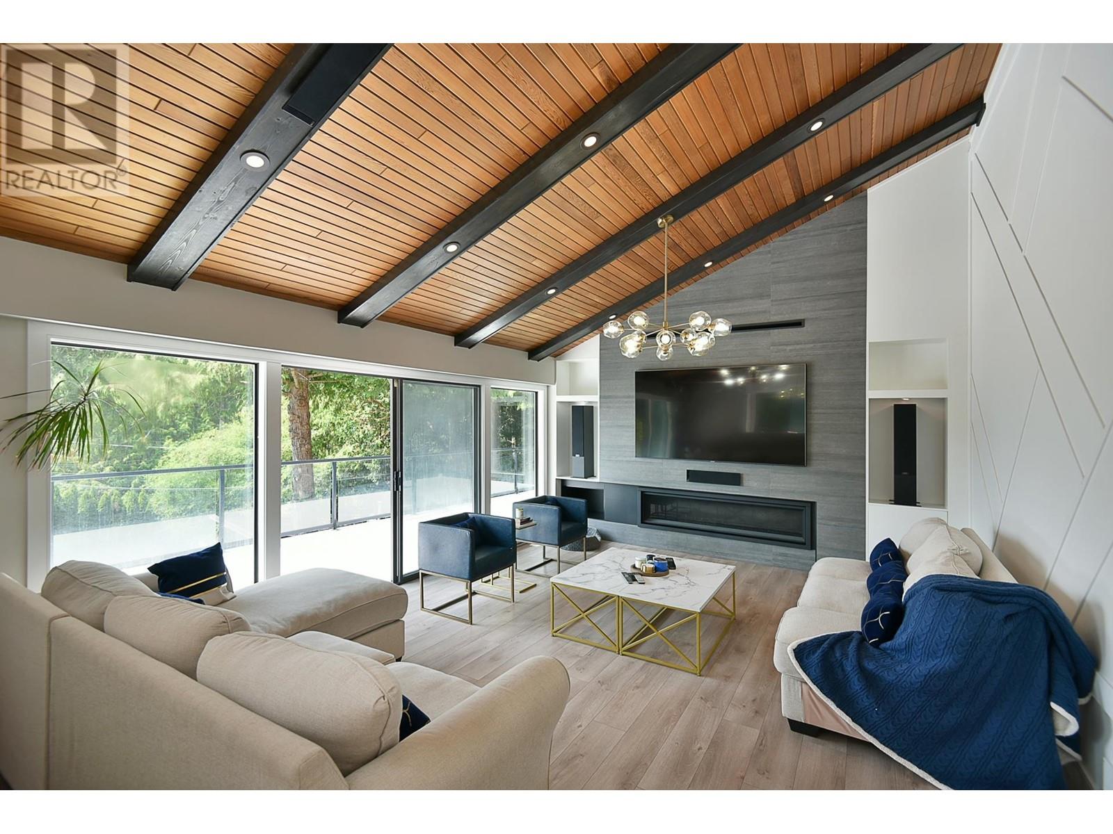 7305 Redrooffs Road, Halfmoon Bay, British Columbia  V7Z 0T3 - Photo 2 - R2910827