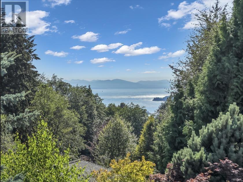 4757 Woodgreen Drive, West Vancouver, British Columbia  V7S 2Z9 - Photo 1 - R2912571
