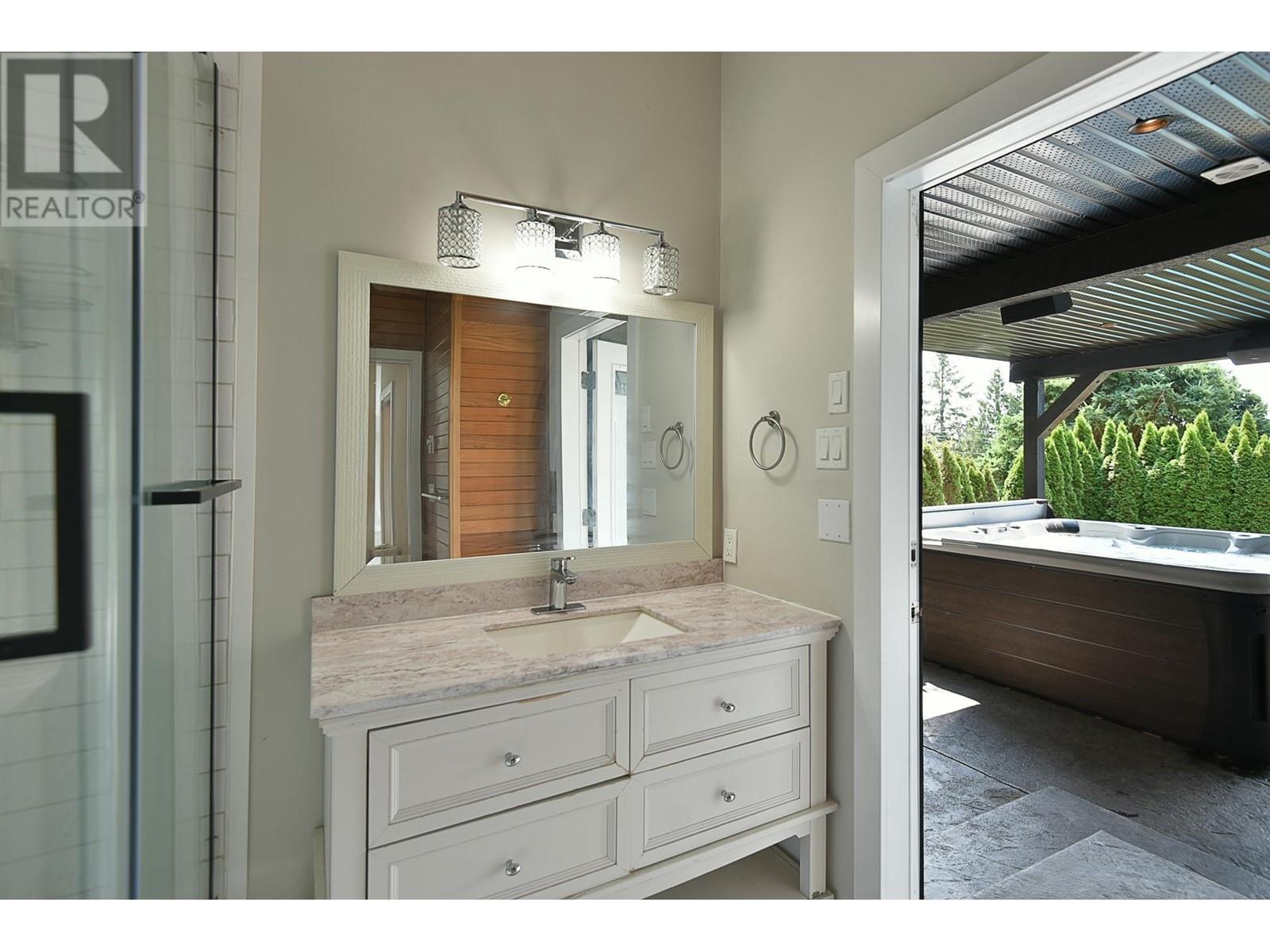 7305 Redrooffs Road, Halfmoon Bay, British Columbia  V7Z 0T3 - Photo 28 - R2910827