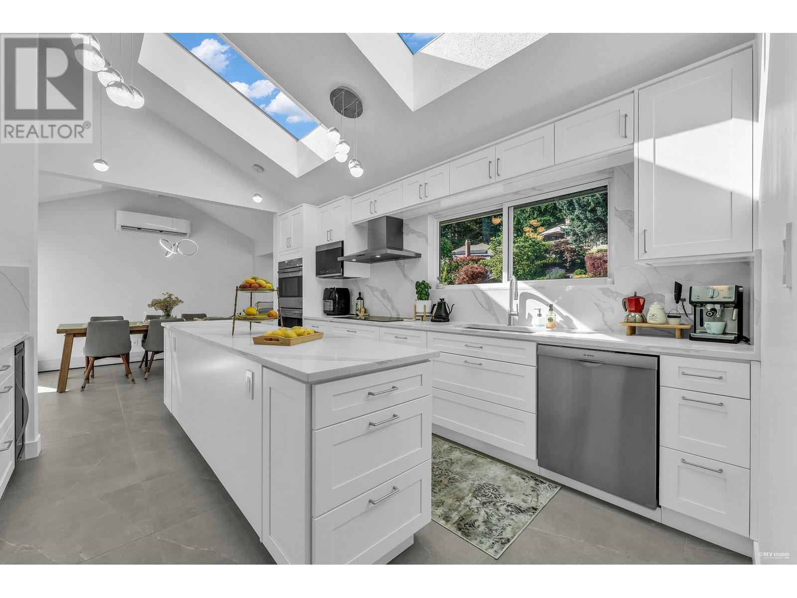 4757 Woodgreen Drive, West Vancouver, British Columbia  V7S 2Z9 - Photo 7 - R2912571