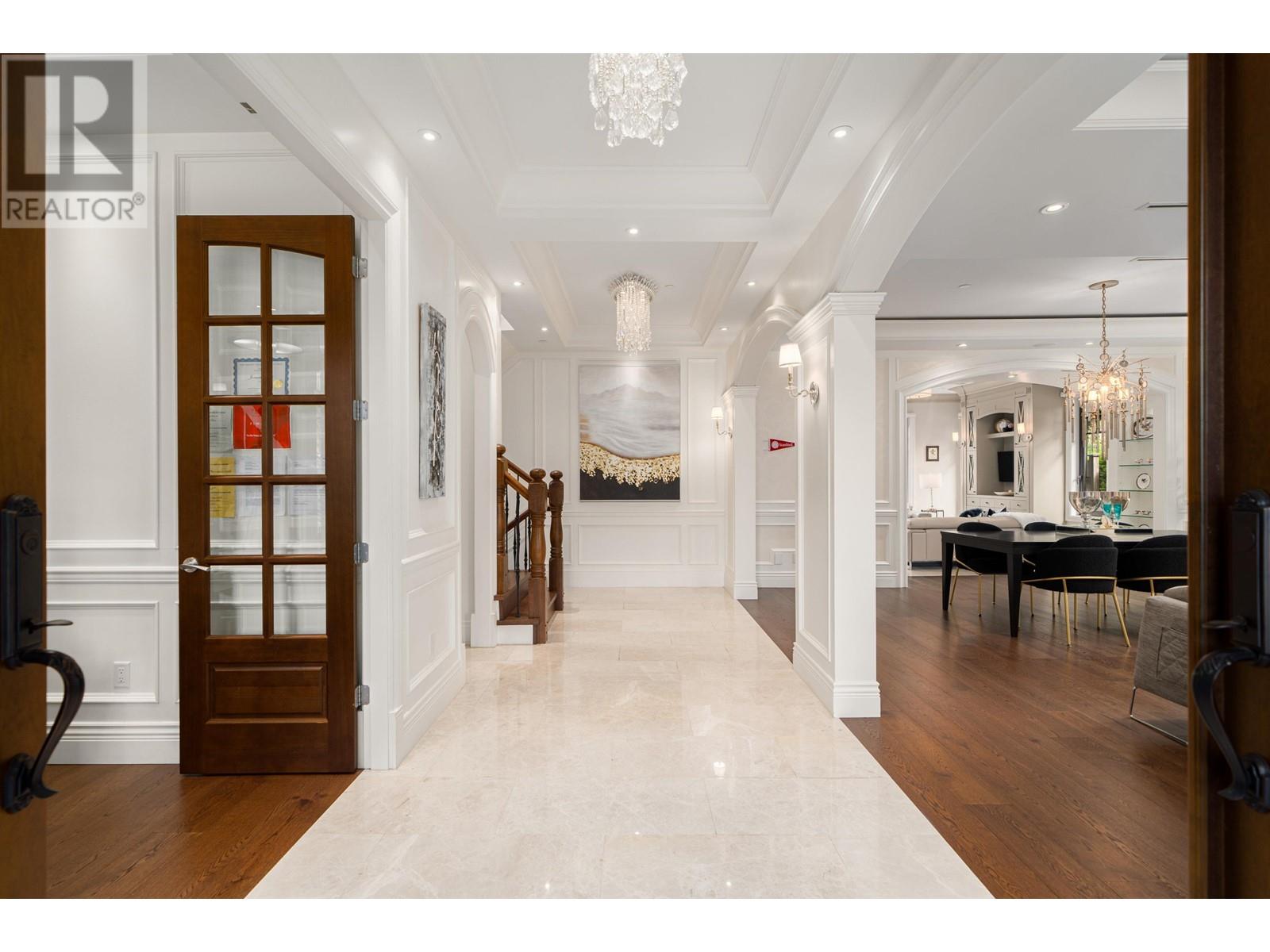 Listing Picture 2 of 40 : 3803 W 26TH AVENUE, Vancouver / 溫哥華 - 魯藝地產 Yvonne Lu Group - MLS Medallion Club Member
