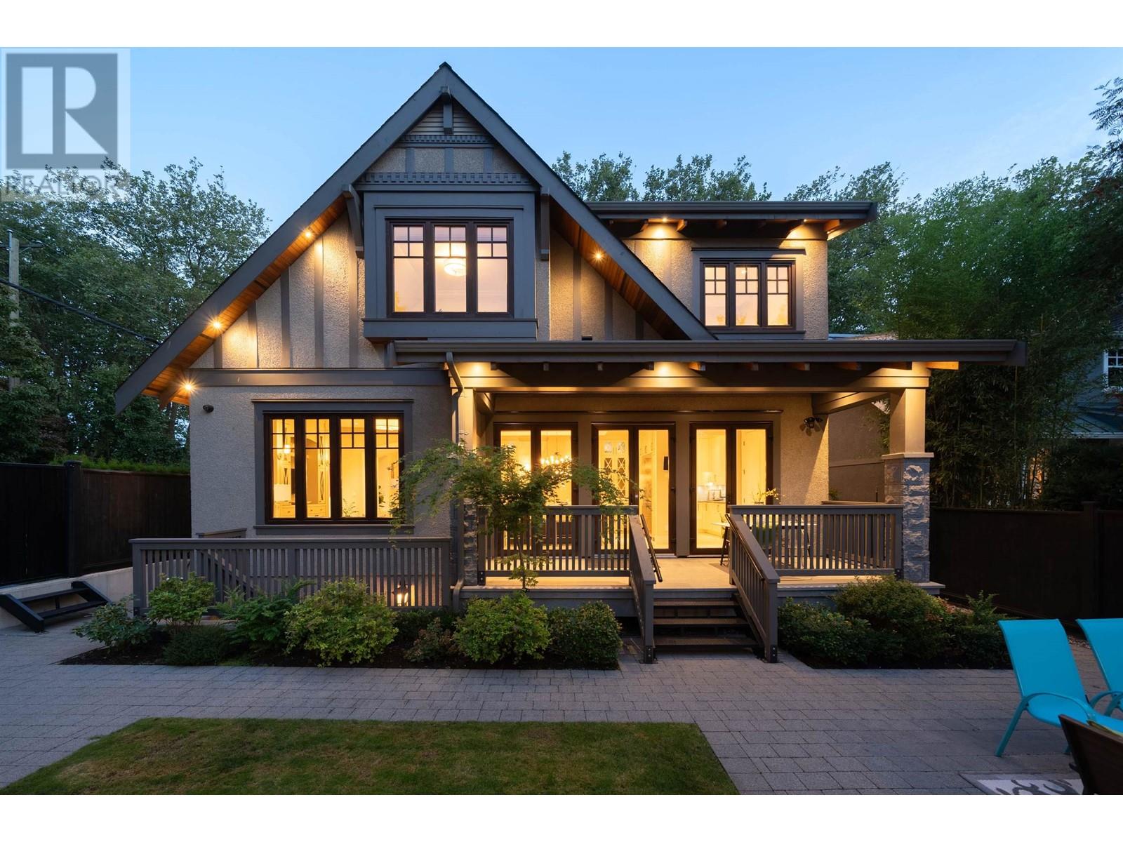 Listing Picture 38 of 40 : 3803 W 26TH AVENUE, Vancouver / 溫哥華 - 魯藝地產 Yvonne Lu Group - MLS Medallion Club Member