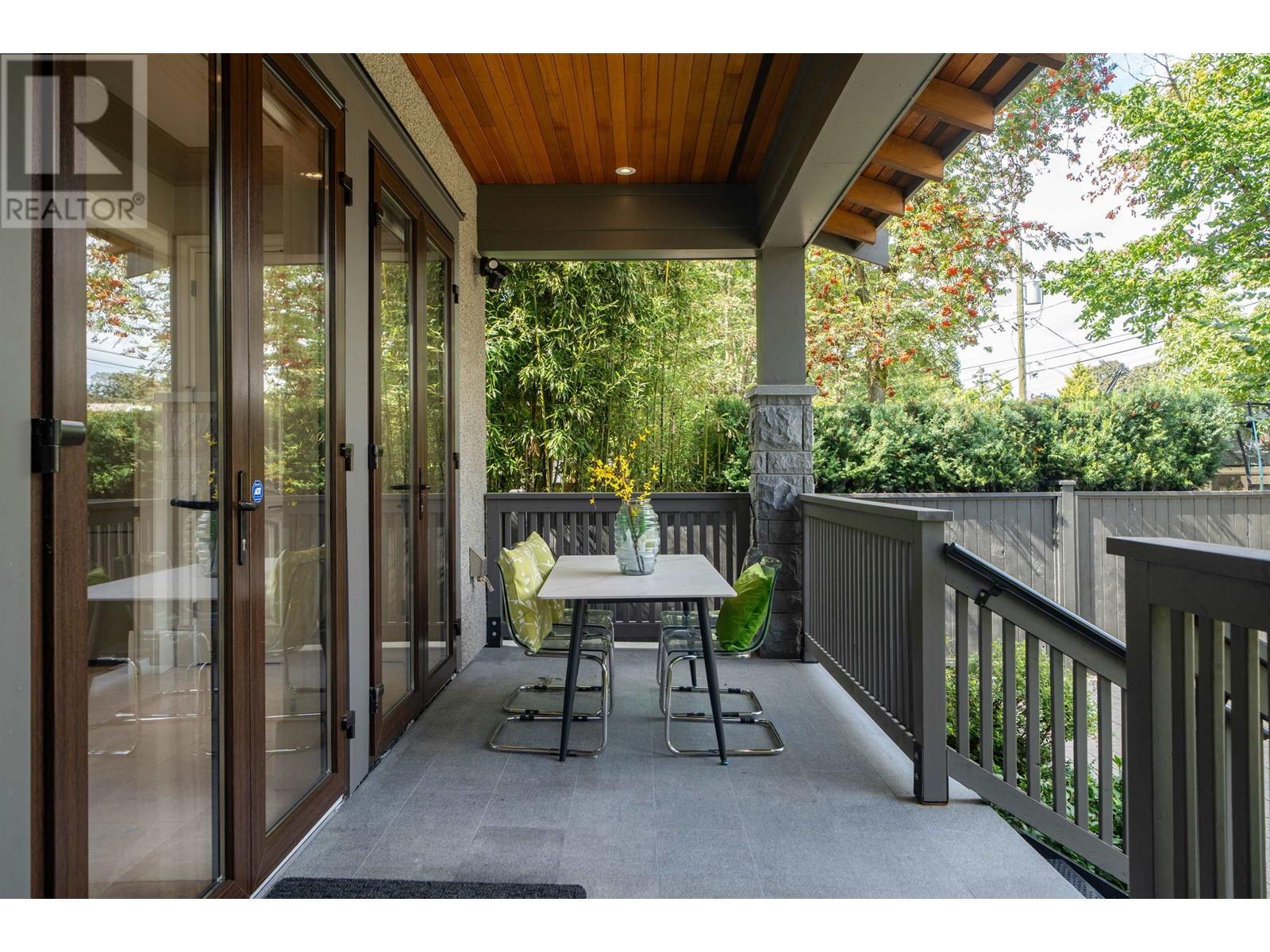 Listing Picture 31 of 40 : 3803 W 26TH AVENUE, Vancouver / 溫哥華 - 魯藝地產 Yvonne Lu Group - MLS Medallion Club Member
