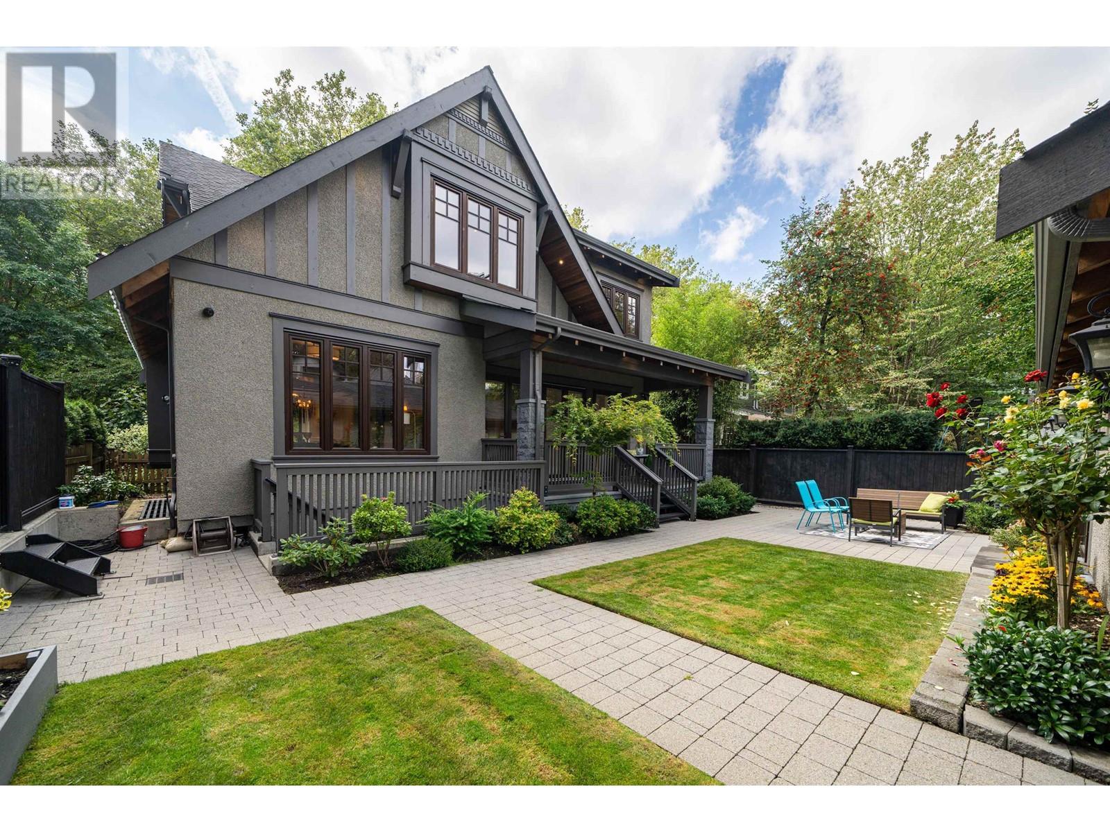 Listing Picture 35 of 40 : 3803 W 26TH AVENUE, Vancouver / 溫哥華 - 魯藝地產 Yvonne Lu Group - MLS Medallion Club Member