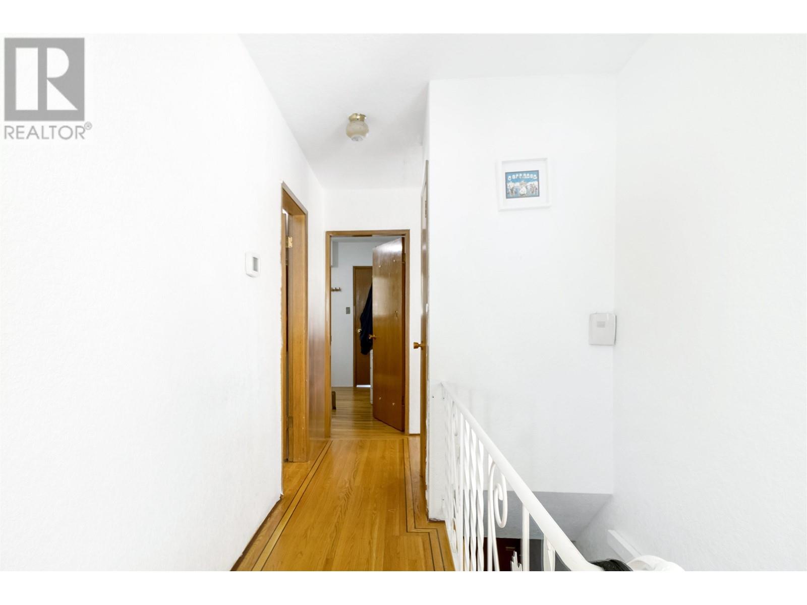 Listing Picture 10 of 18 : 5849 FLEMING STREET, Vancouver / 溫哥華 - 魯藝地產 Yvonne Lu Group - MLS Medallion Club Member