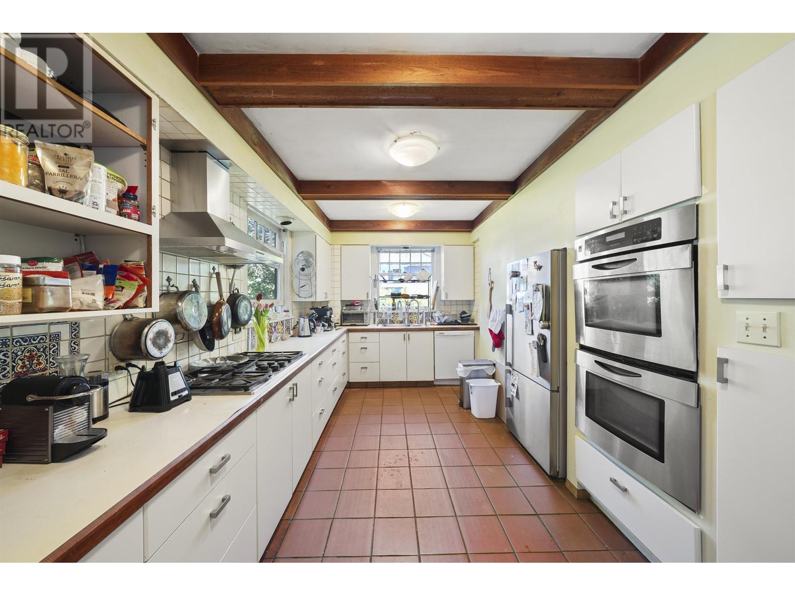 Listing Picture 3 of 6 : 3737 PINE CRESCENT, Vancouver / 溫哥華 - 魯藝地產 Yvonne Lu Group - MLS Medallion Club Member