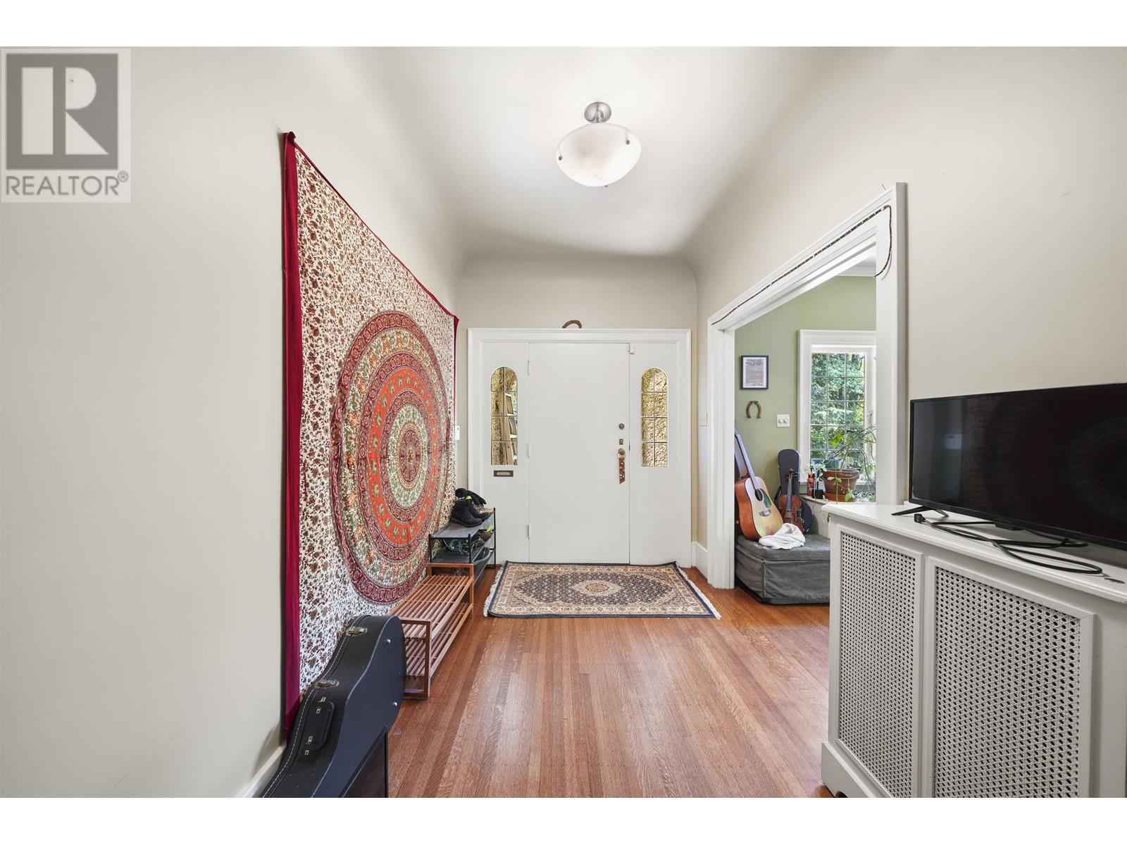 Listing Picture 4 of 6 : 3737 PINE CRESCENT, Vancouver / 溫哥華 - 魯藝地產 Yvonne Lu Group - MLS Medallion Club Member