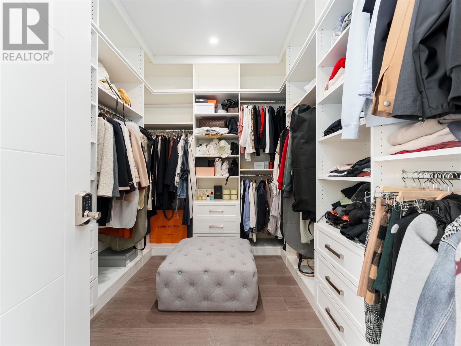 Listing Picture 19 of 38 : 6340 SWIFT AVENUE, Richmond / 烈治文 - 魯藝地產 Yvonne Lu Group - MLS Medallion Club Member