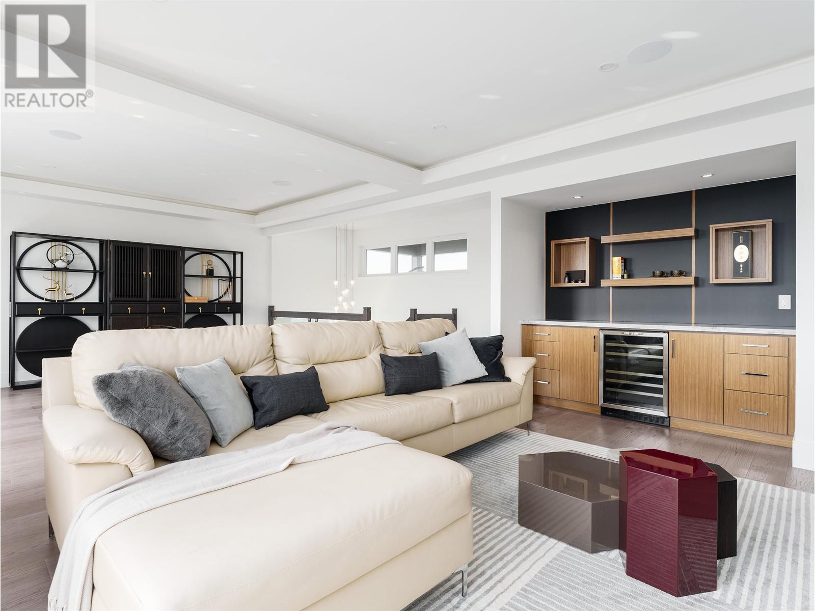 Listing Picture 30 of 38 : 6340 SWIFT AVENUE, Richmond / 烈治文 - 魯藝地產 Yvonne Lu Group - MLS Medallion Club Member