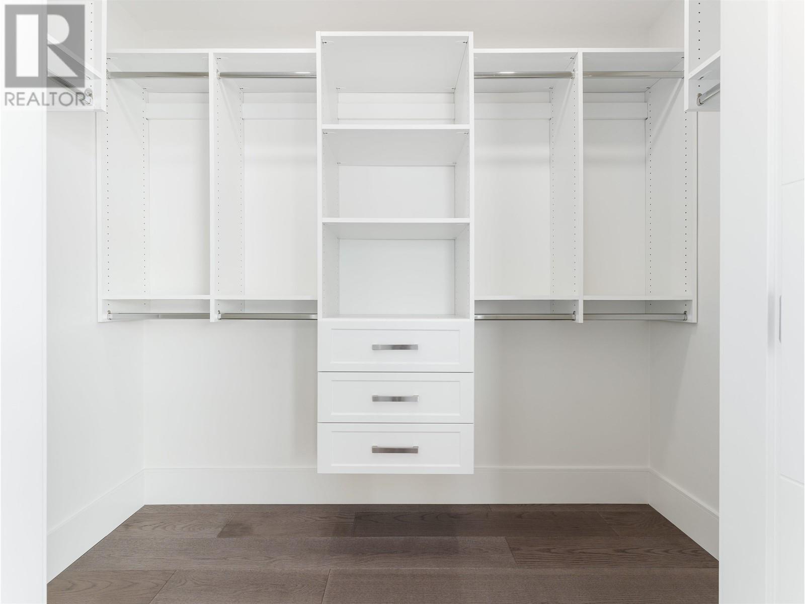 Listing Picture 25 of 38 : 6340 SWIFT AVENUE, Richmond / 烈治文 - 魯藝地產 Yvonne Lu Group - MLS Medallion Club Member