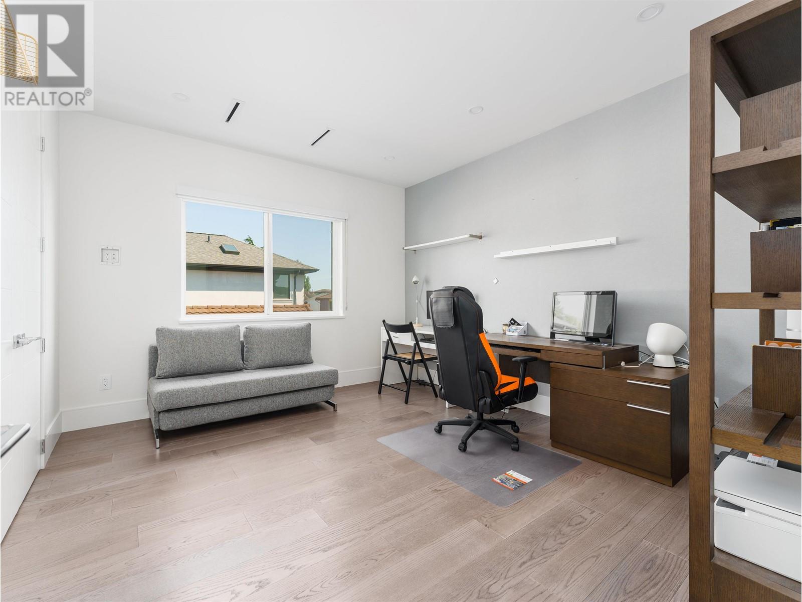 Listing Picture 23 of 38 : 6340 SWIFT AVENUE, Richmond / 烈治文 - 魯藝地產 Yvonne Lu Group - MLS Medallion Club Member