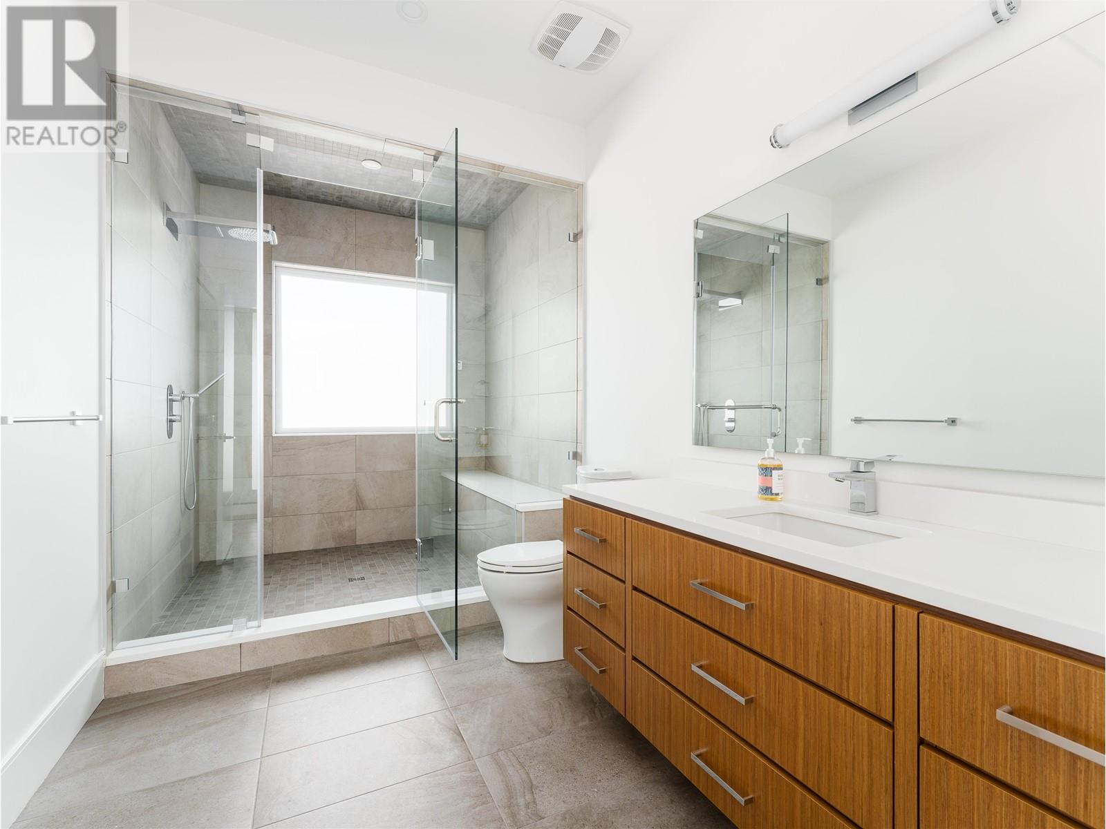 Listing Picture 26 of 38 : 6340 SWIFT AVENUE, Richmond / 烈治文 - 魯藝地產 Yvonne Lu Group - MLS Medallion Club Member