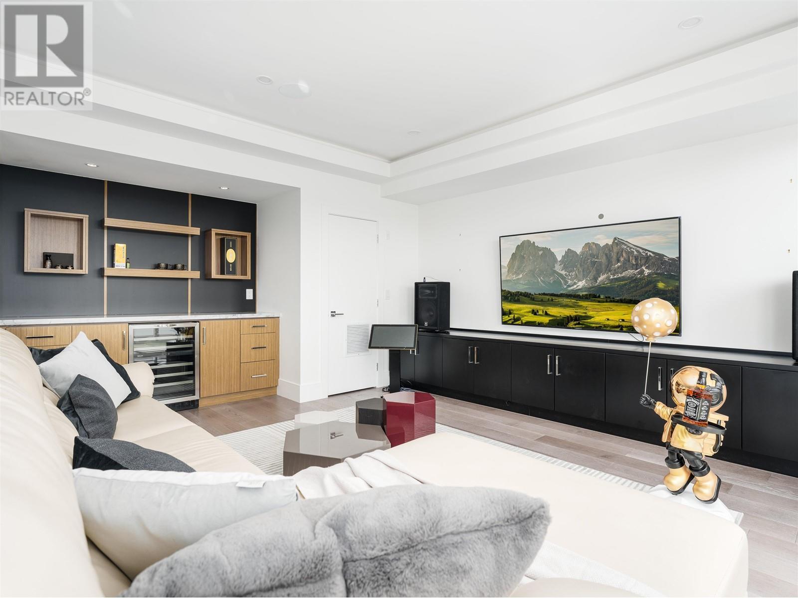 Listing Picture 29 of 38 : 6340 SWIFT AVENUE, Richmond / 烈治文 - 魯藝地產 Yvonne Lu Group - MLS Medallion Club Member