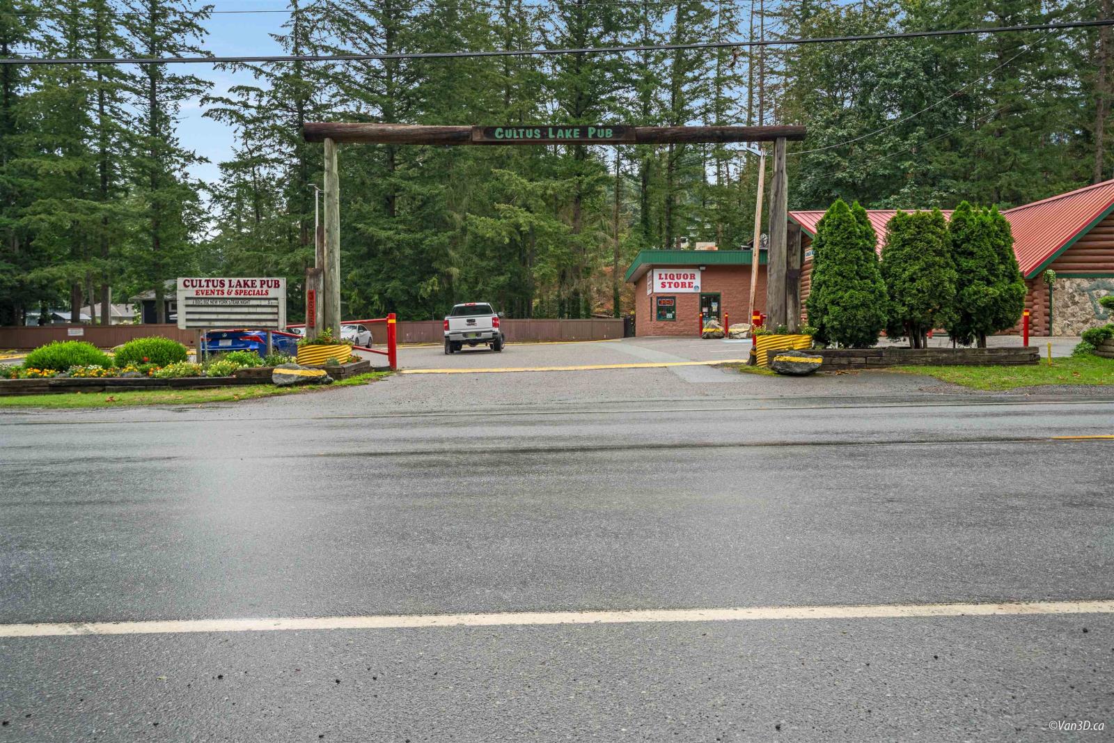 3696-3736 Columbia Valley Road, Cultus Lake North, Cultus Lake, British Columbia  V2R 5A3 - Photo 2 - C8062527