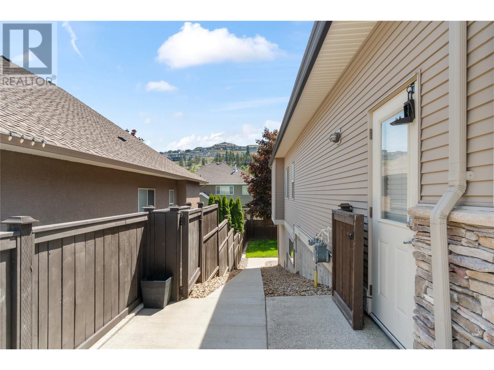 833 Breeze Place Kelowna