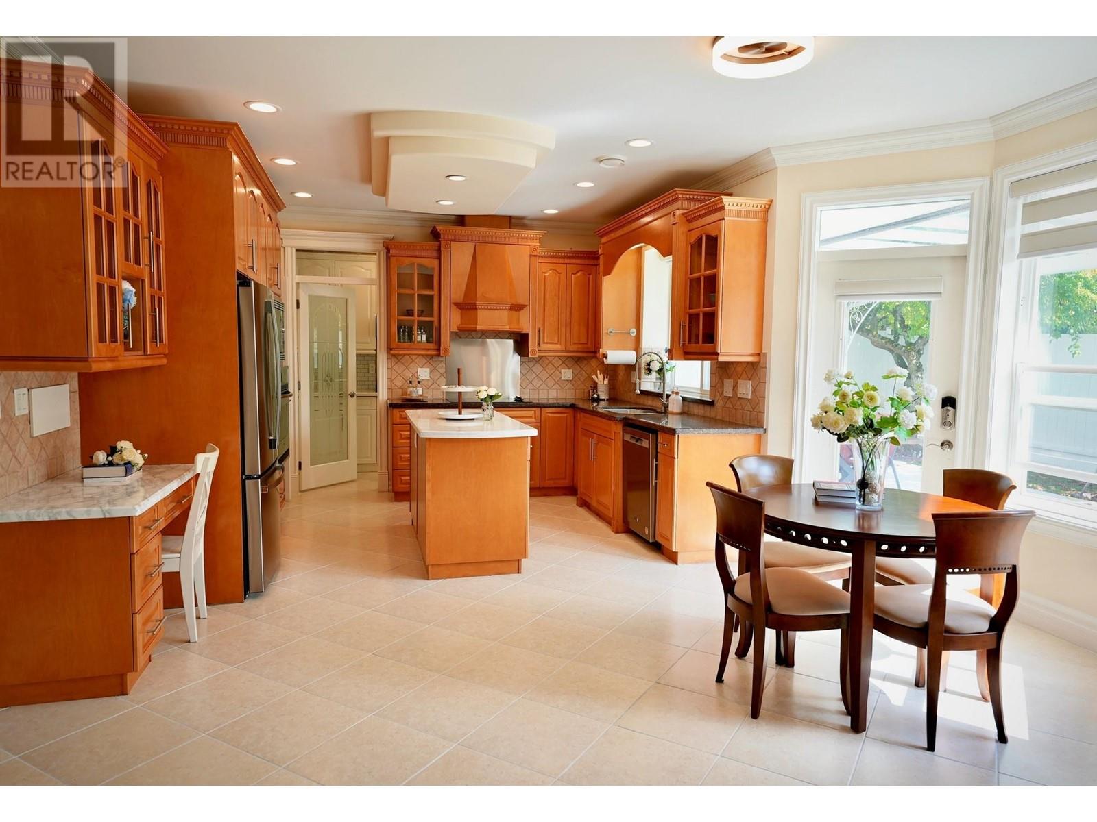 Listing Picture 13 of 37 : 9900 GREENLEES ROAD, Richmond / 烈治文 - 魯藝地產 Yvonne Lu Group - MLS Medallion Club Member