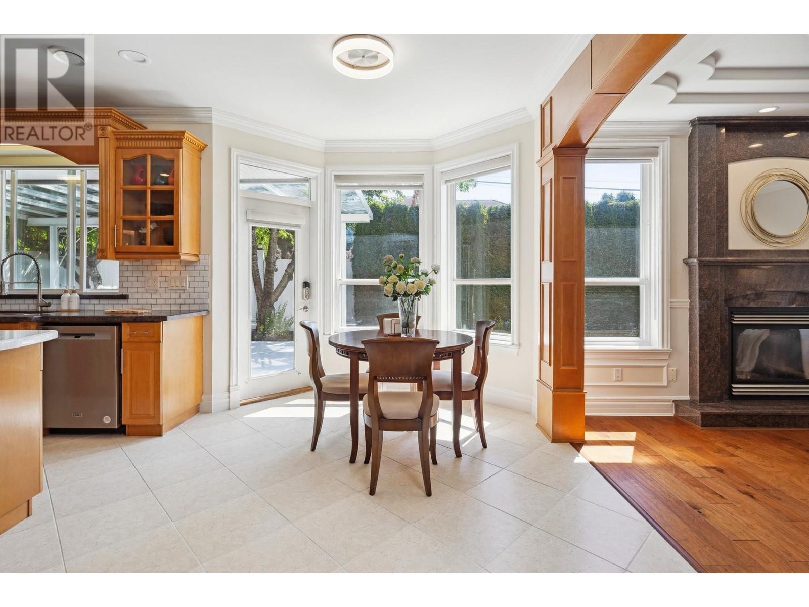 Listing Picture 10 of 37 : 9900 GREENLEES ROAD, Richmond / 烈治文 - 魯藝地產 Yvonne Lu Group - MLS Medallion Club Member