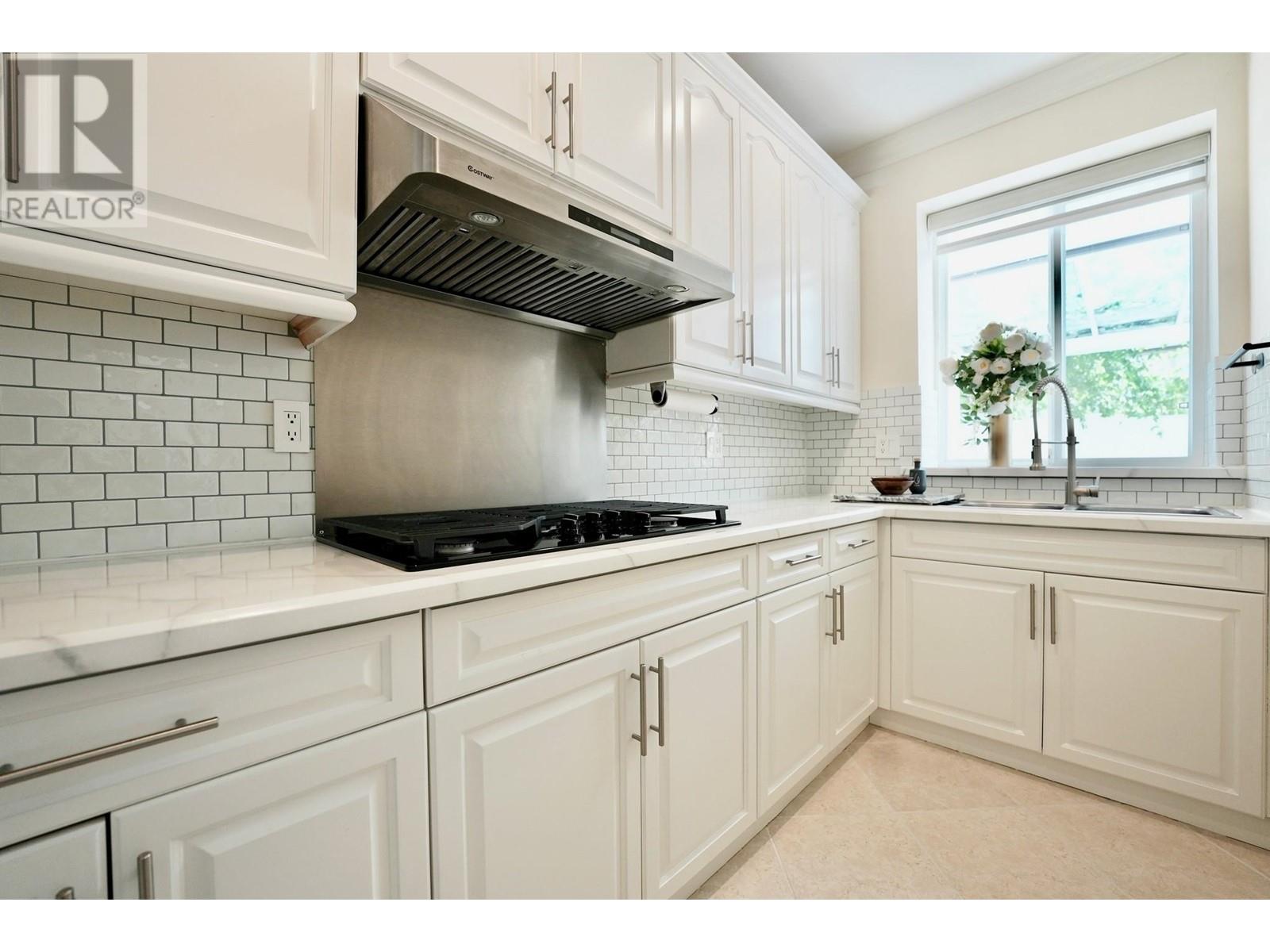 Listing Picture 16 of 37 : 9900 GREENLEES ROAD, Richmond / 烈治文 - 魯藝地產 Yvonne Lu Group - MLS Medallion Club Member