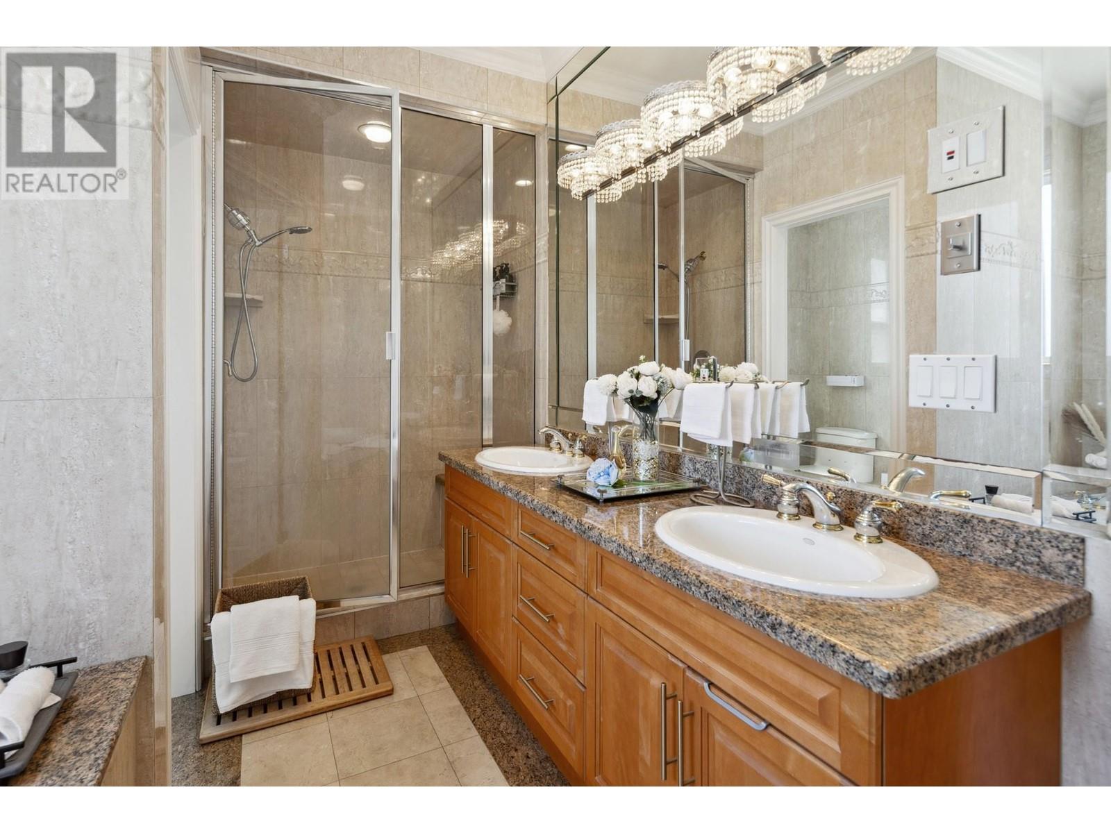 Listing Picture 22 of 37 : 9900 GREENLEES ROAD, Richmond / 烈治文 - 魯藝地產 Yvonne Lu Group - MLS Medallion Club Member