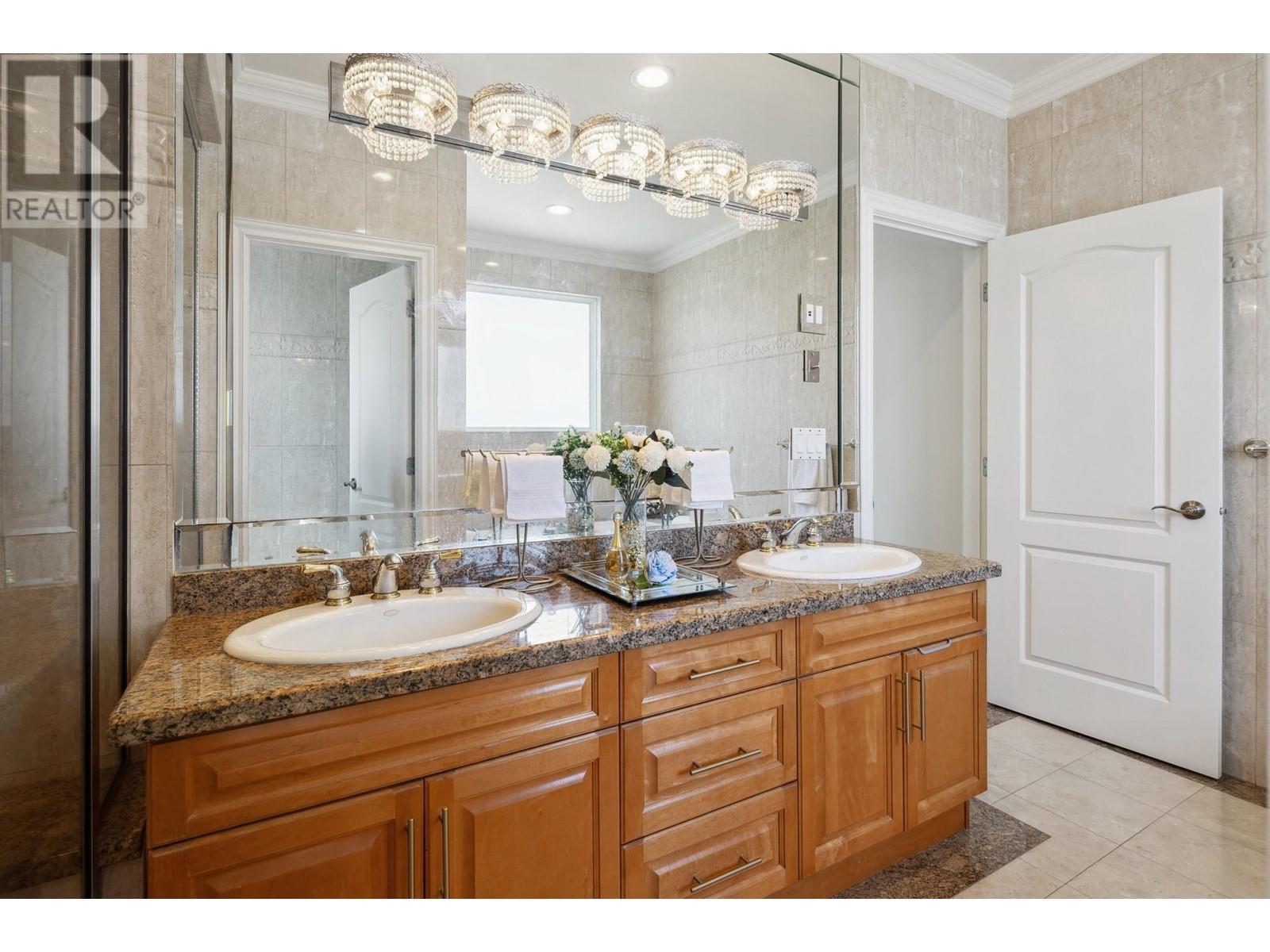 Listing Picture 23 of 37 : 9900 GREENLEES ROAD, Richmond / 烈治文 - 魯藝地產 Yvonne Lu Group - MLS Medallion Club Member