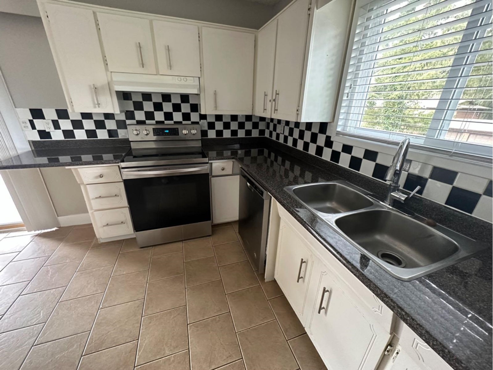 7664 Strachan Street, Mission, British Columbia  V2V 3L3 - Photo 15 - R2919066