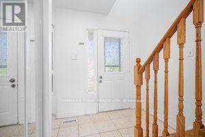 37 Frontier Pathway, Toronto (Malvern), Ontario  M1B 4G6 - Photo 3 - E9282722