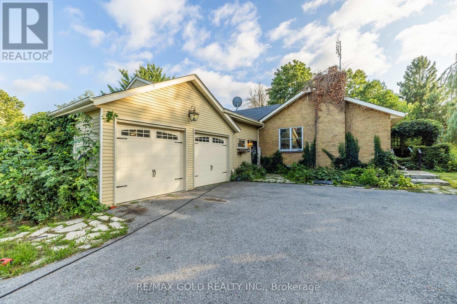 2733 Old School Road S, Caledon, Ontario  L7C 0X7 - Photo 1 - W9261548