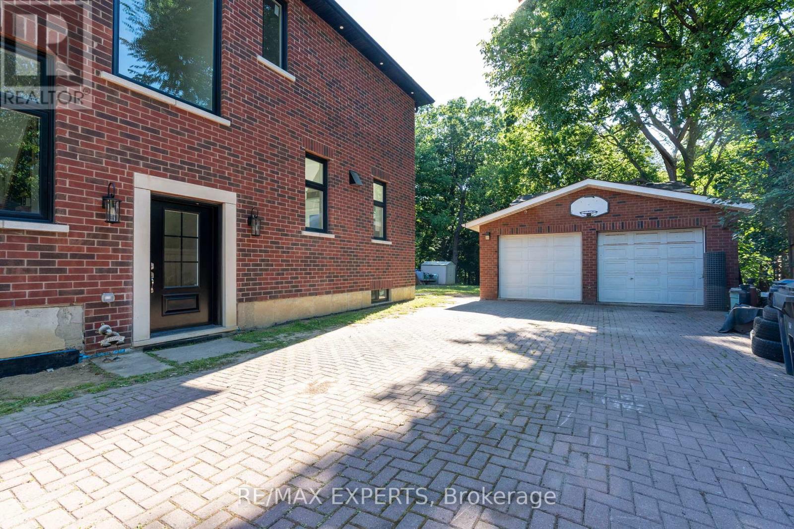 24 Nordale Crescent, Toronto (Brookhaven-Amesbury), Ontario  M6M 3A1 - Photo 3 - W9282638