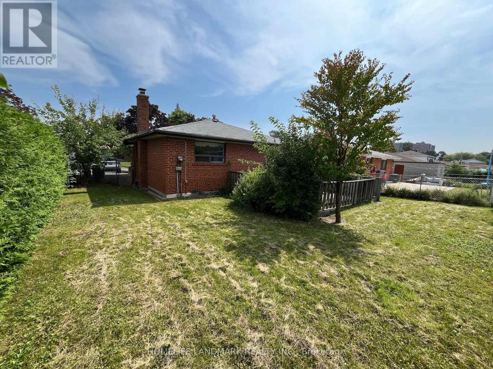 39 Langfield Crescent, Toronto (Mount Olive-Silverstone-Jamestown), Ontario  M9V 3L6 - Photo 28 - W9282868