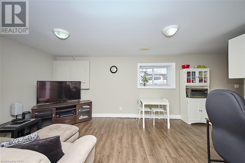 10 Bloomfield Avenue, St. Catharines, Ontario  L2P 1W8 - Photo 26 - 40639182