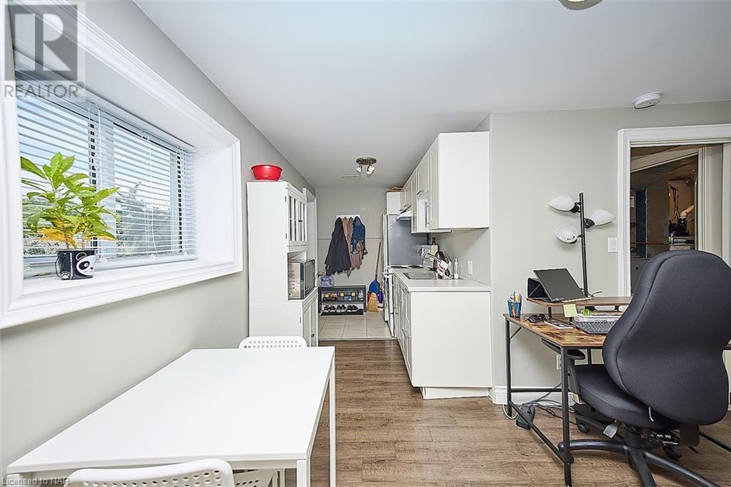 10 Bloomfield Avenue, St. Catharines, Ontario  L2P 1W8 - Photo 27 - 40639182