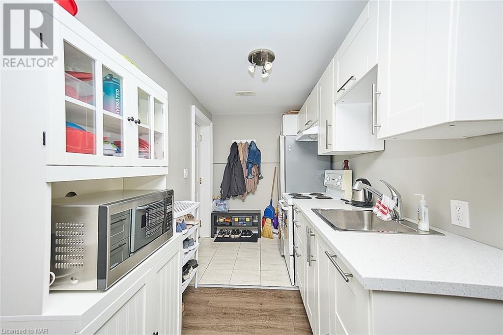 10 Bloomfield Avenue, St. Catharines, Ontario  L2P 1W8 - Photo 28 - 40639182