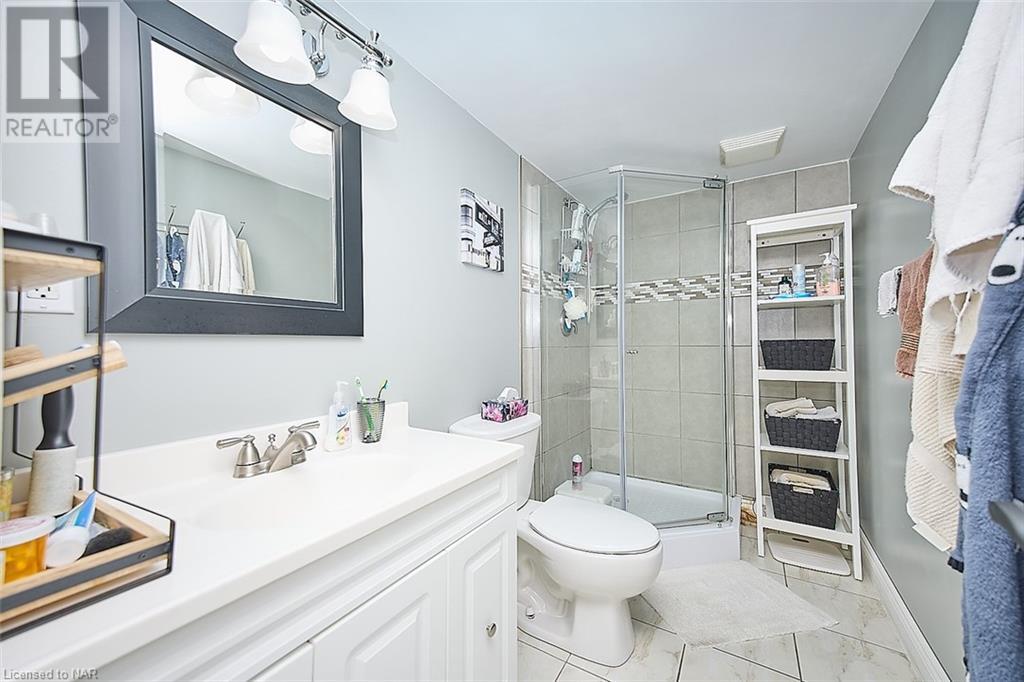 10 Bloomfield Avenue, St. Catharines, Ontario  L2P 1W8 - Photo 29 - 40639182